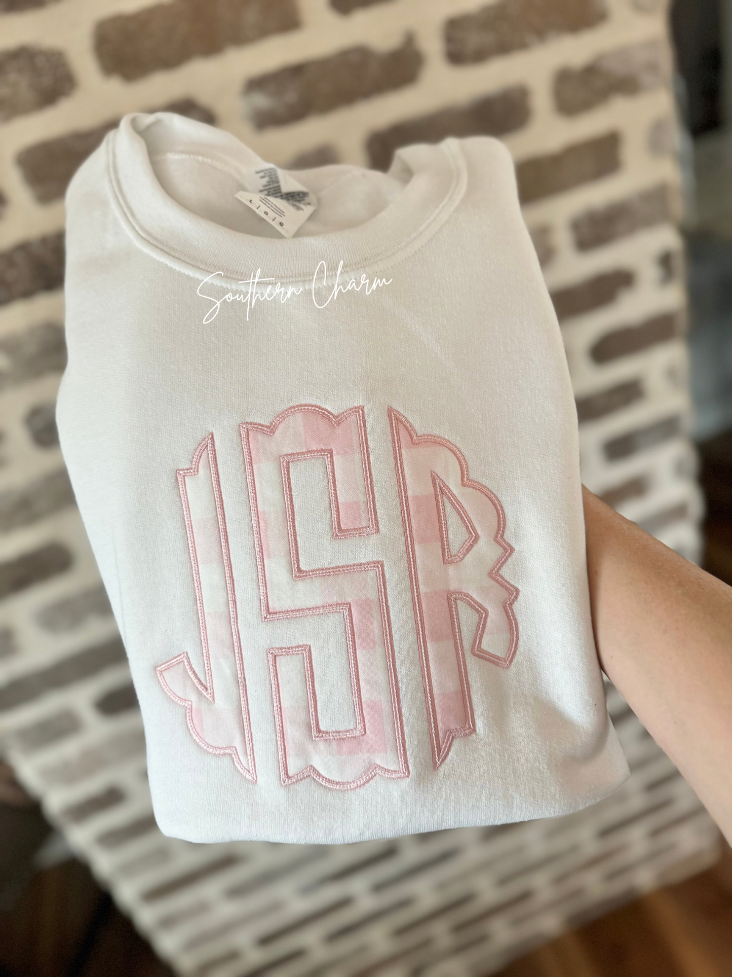Scallop Monogram Circle applique Font Sweatshirt